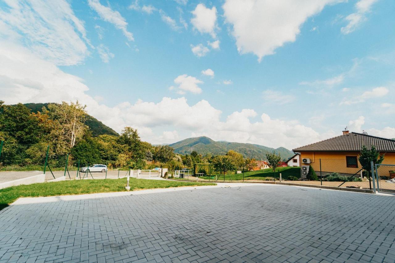Apartman Na Palouku Povrly Buitenkant foto